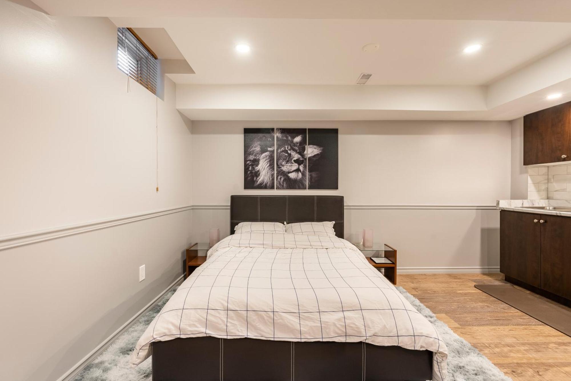 Modern, Basement Apartment, Close To Airport *