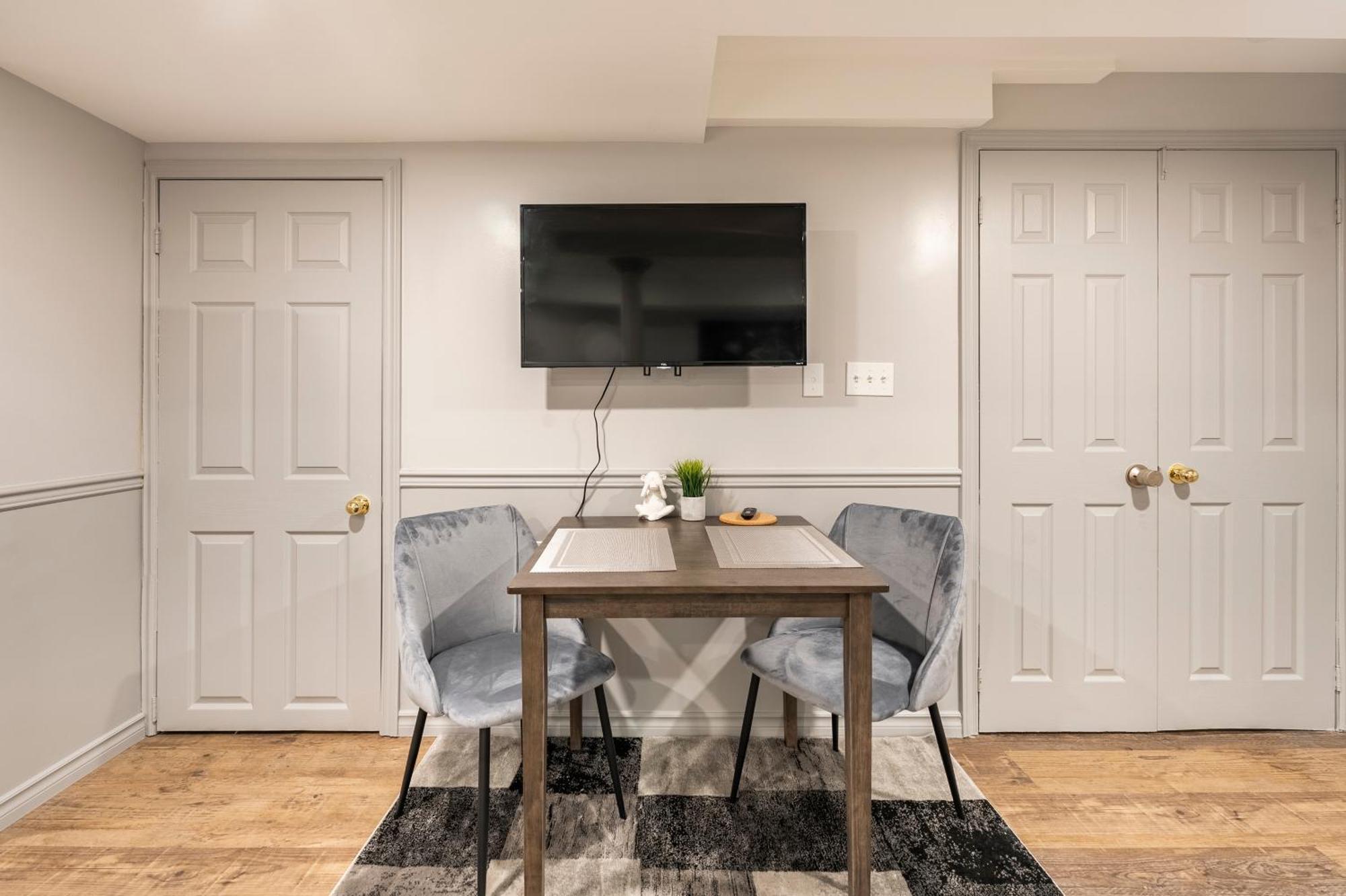 Modern, Basement Apartment, Close To Airport * Toronto
